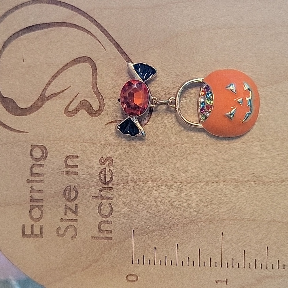 Halloween Pumpkin Earrings with Candy Design - Picture 6 of 6